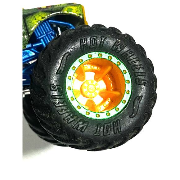 Hot Wheels Chassis Snapper Green Monster Trucks Loose Diecast Toy Car 1:64 - Picture 9 of 10
